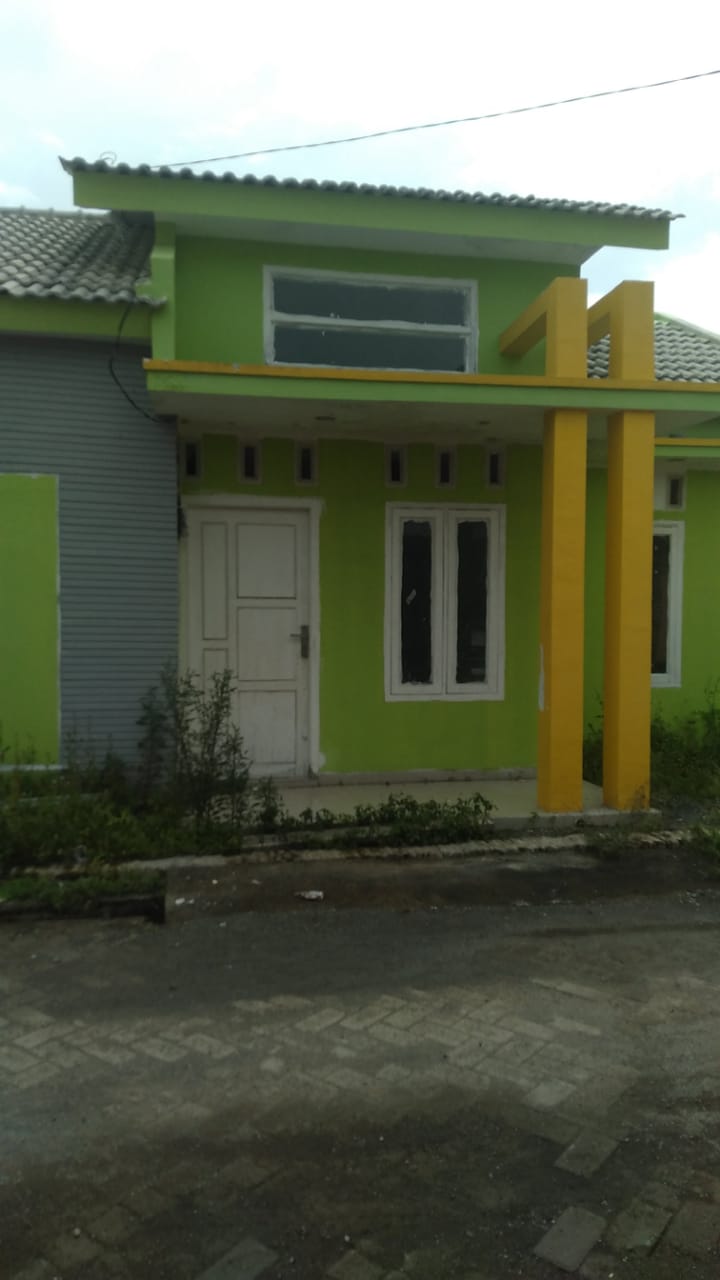 foto tampak rumah tipe 54/99 perumahan De'Kraton Pajarakan