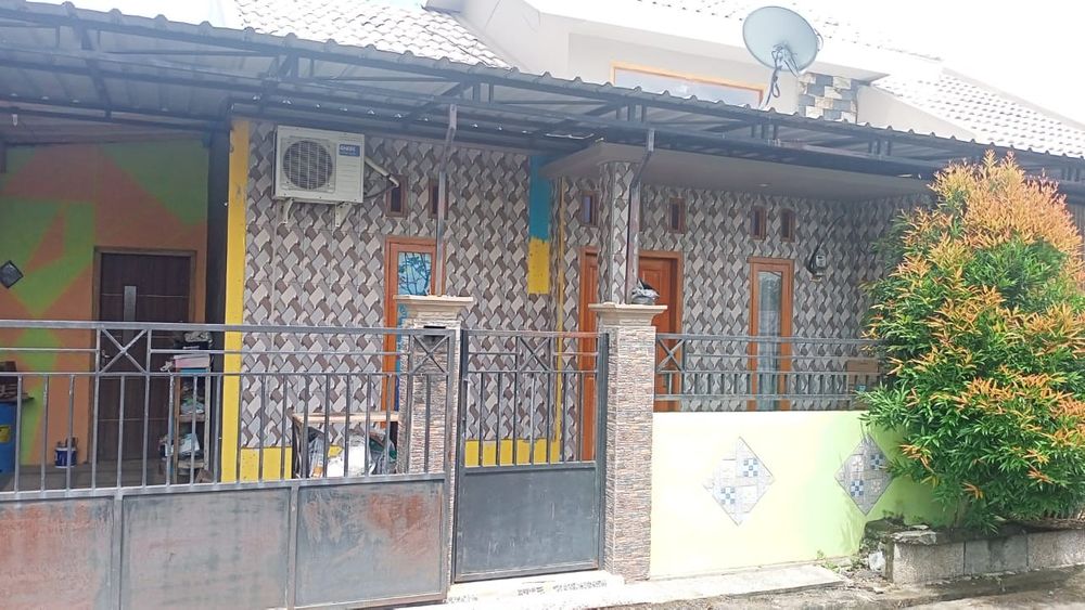 foto tampak rumah tipe 54/88 perumahan De'Kraton Pajarakan