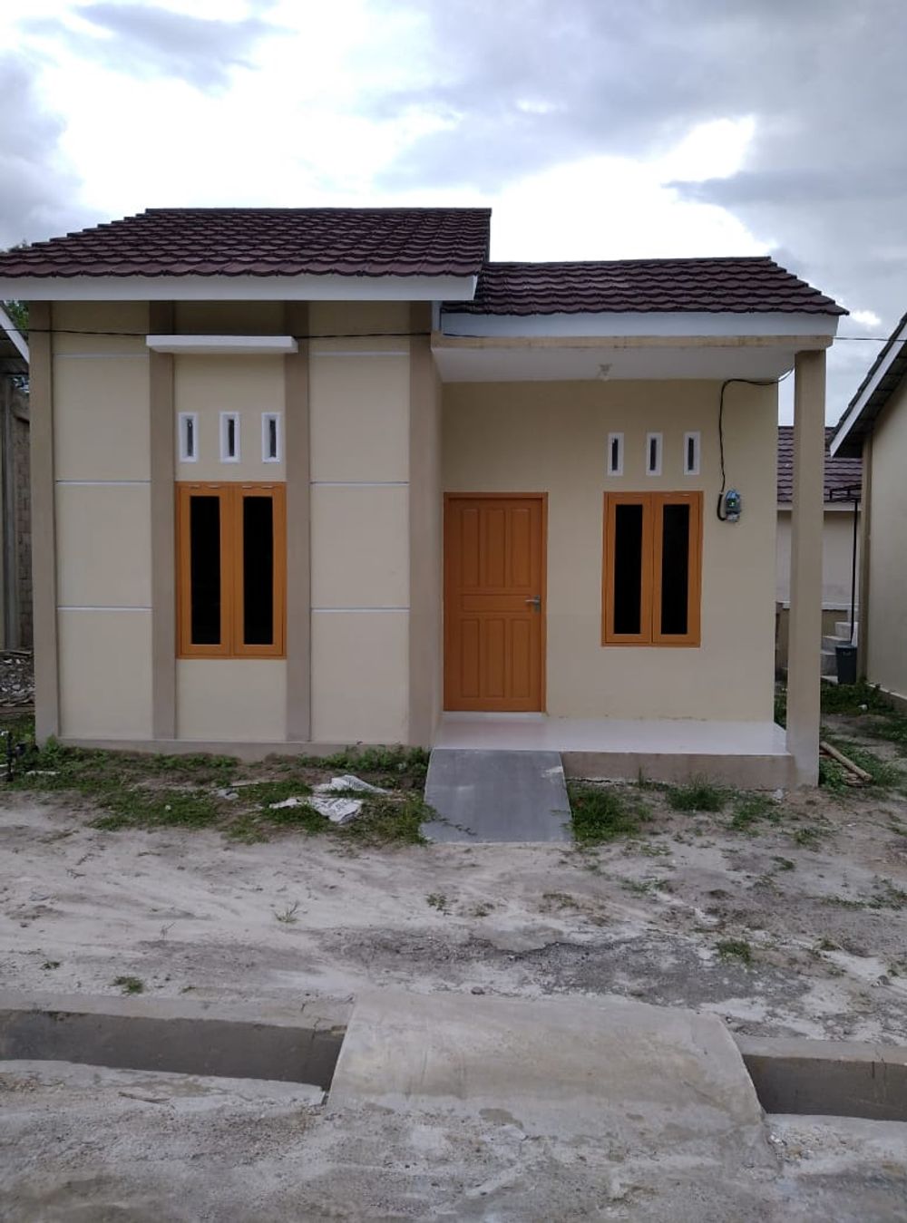 foto tampak rumah tipe 36 perumahan SINDARRAYA RESIDENCE