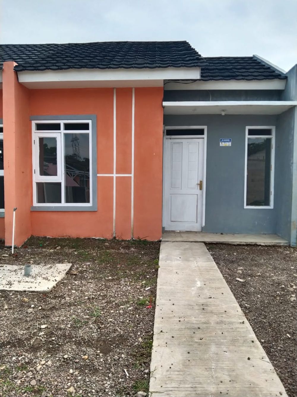 foto tampak rumah tipe 30/60 perumahan BUKIT RANTAU INDAH CIANJUR