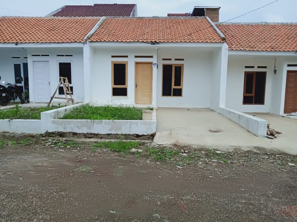 foto tampak rumah tipe 30/72 perumahan MEKARSARI REGENCY 4