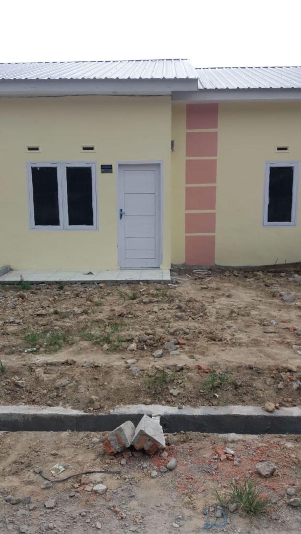 foto tampak rumah tipe 36/78 perumahan GRIYA SERBA JADI