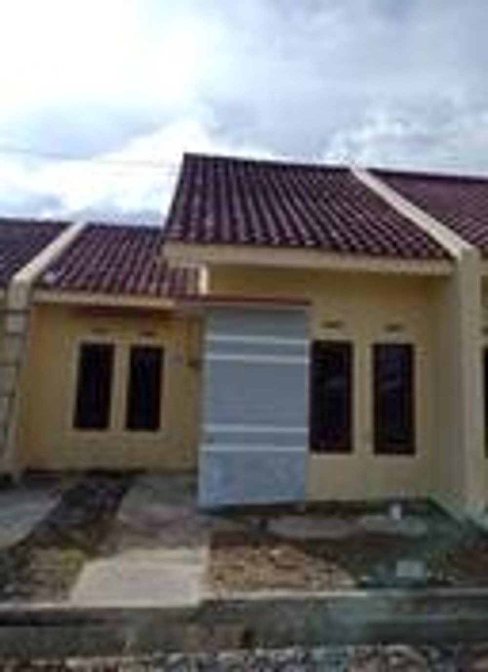 foto tampak rumah tipe 36/63 perumahan PERUM BLADON KRIWEN PERMAI