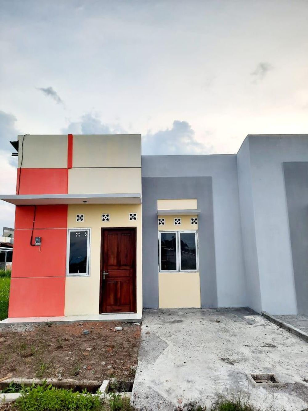 foto tampak rumah tipe 30 satu kamar perumahan Ivory park