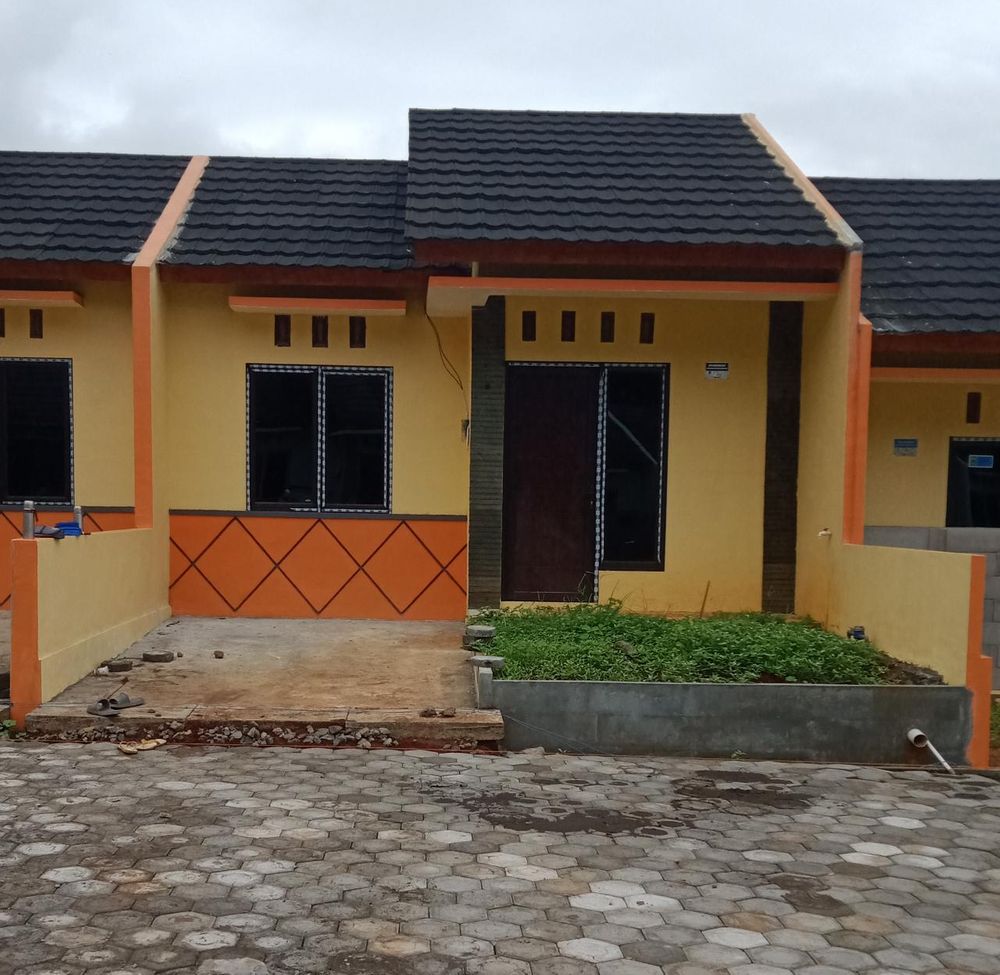 foto tampak rumah tipe 36 /66 perumahan The Sambeng Village