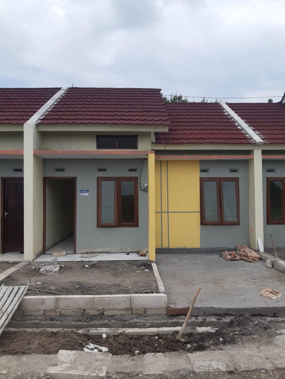 foto tampak rumah tipe D perumahan Perumahan Bumi Sukolilo Residence