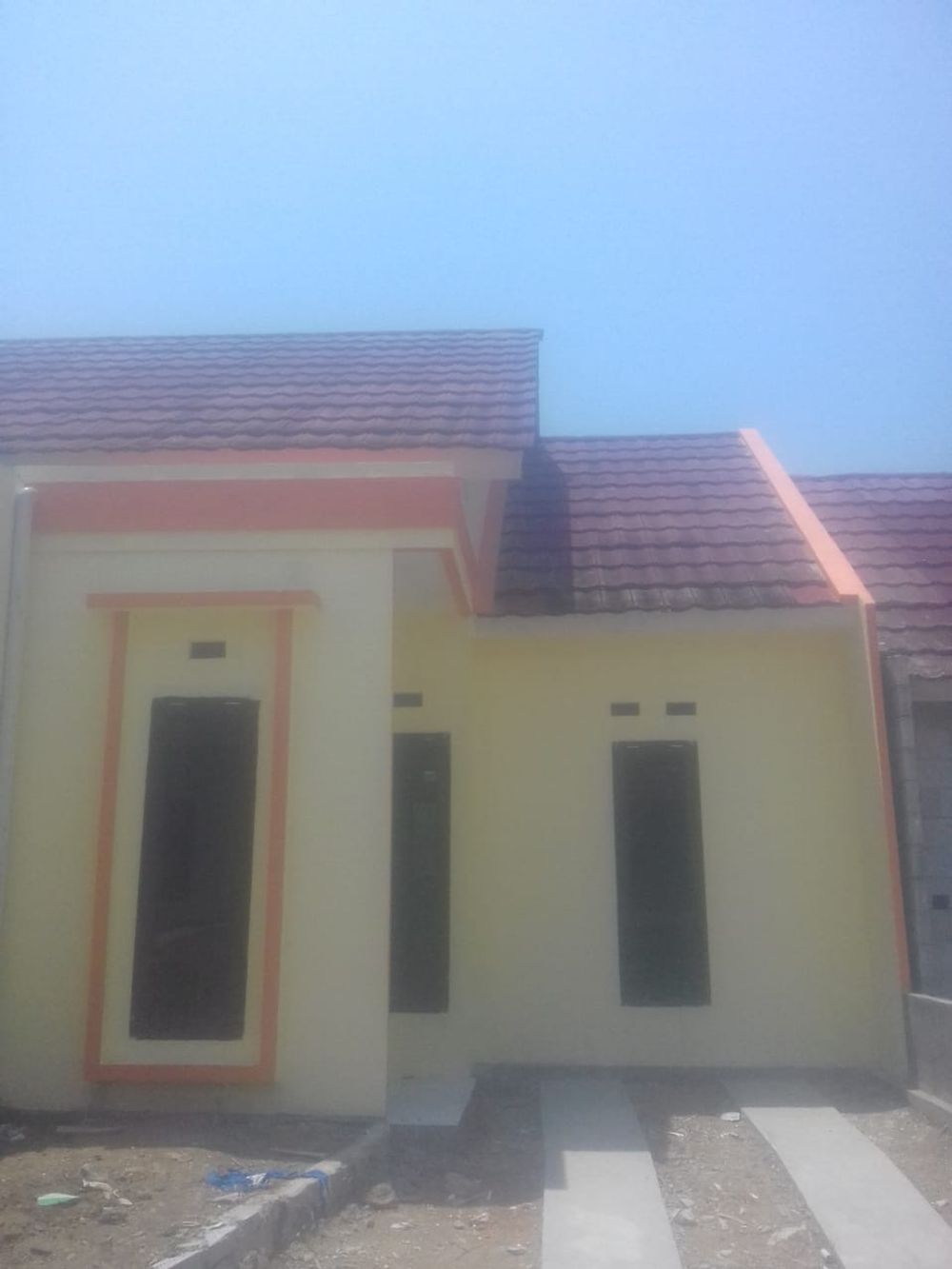 foto tampak rumah tipe 36 perumahan Taman Hijau Randudongkal