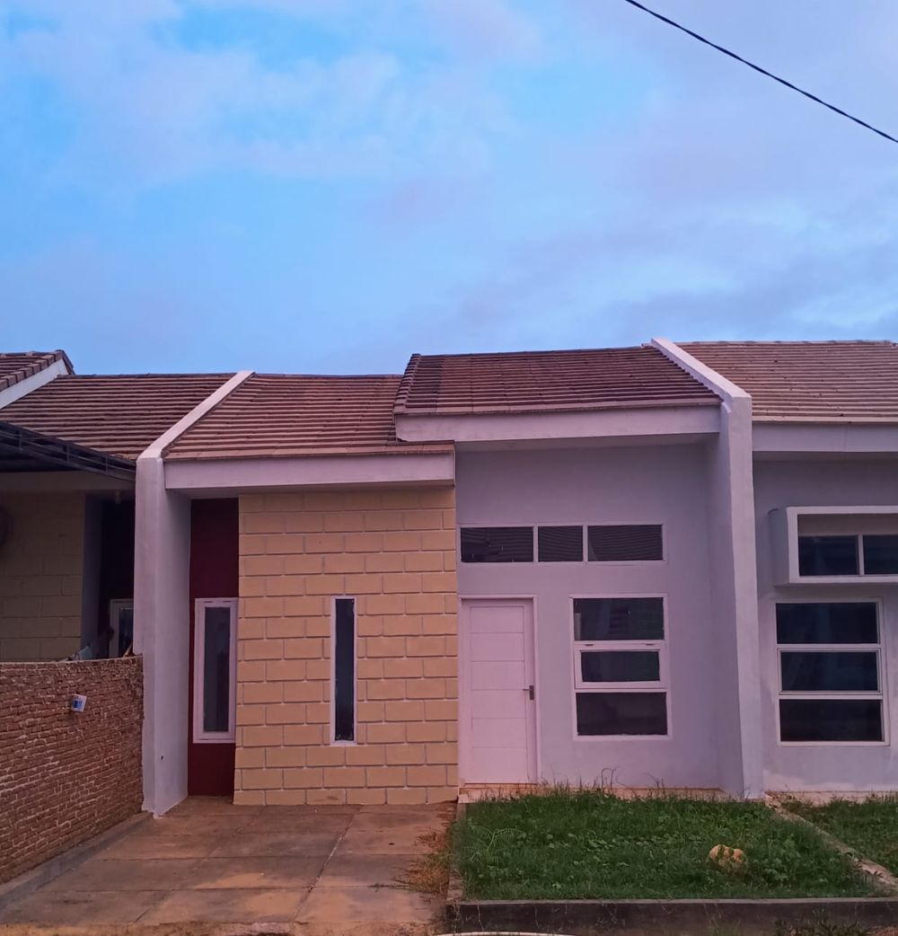 foto tampak rumah tipe 30/90 perumahan The Airportcity Residence