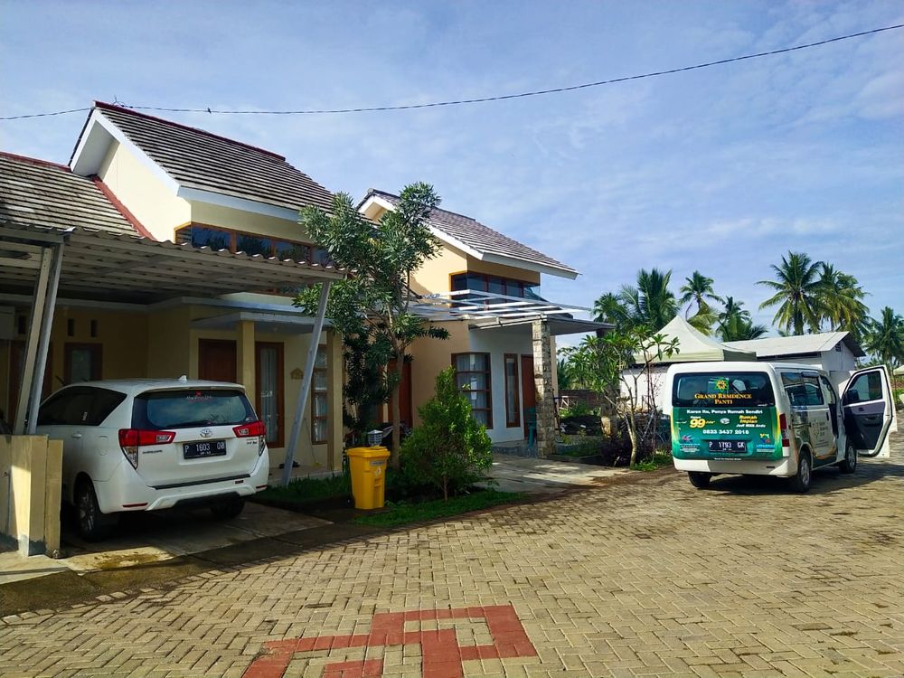 foto tampak rumah tipe 59/104 perumahan GRAND RESIDENCE PANTI