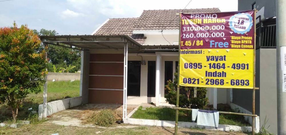 foto tampak rumah tipe 36/72 perumahan Pabuaran Regency 