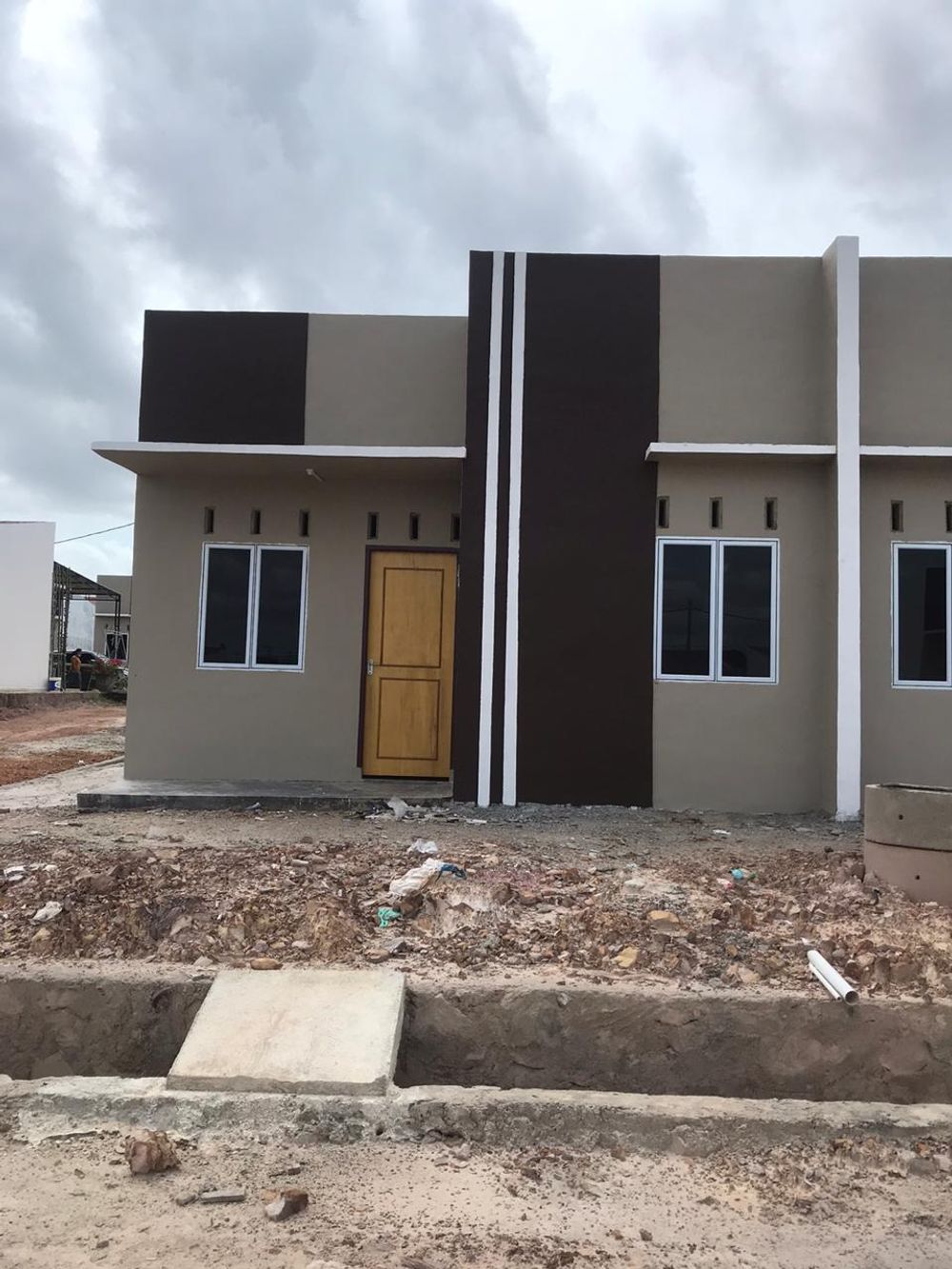 foto tampak rumah tipe 36 perumahan Dompak Indah Residence
