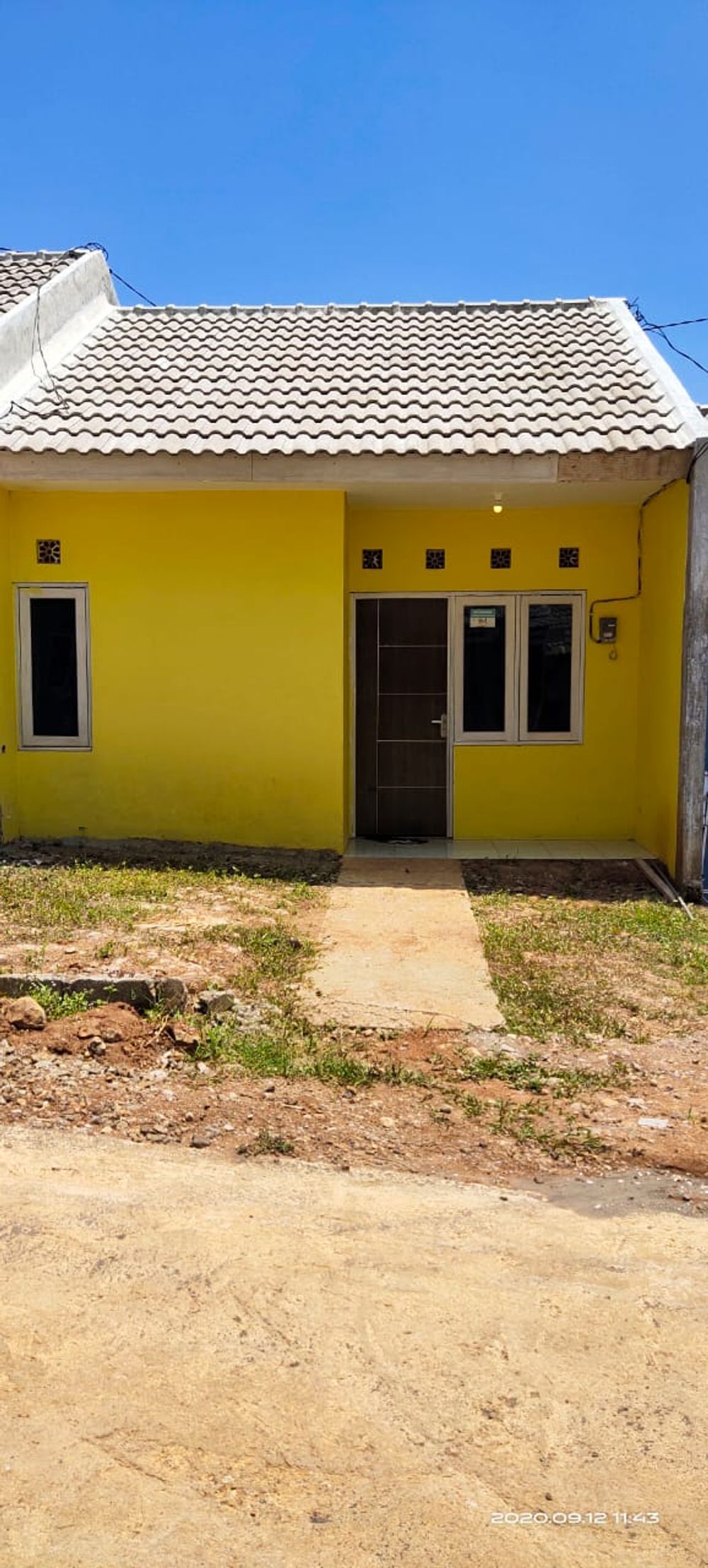 foto tampak rumah tipe T30 perumahan Lembah Leyangan