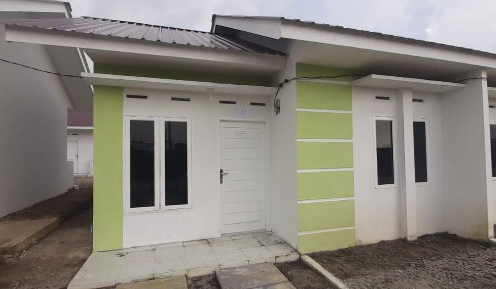 foto tampak rumah tipe C-27 perumahan Green Baret Residence