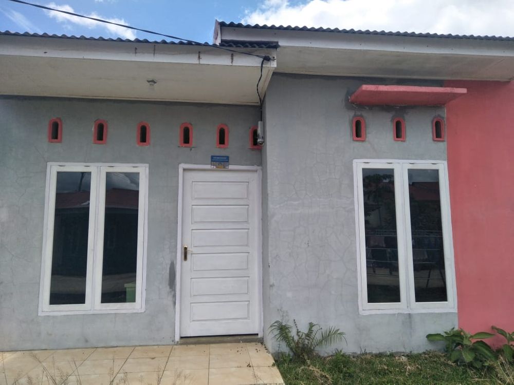 foto tampak rumah tipe 36 perumahan BUMI GRIYA INDAH PASAR BARU