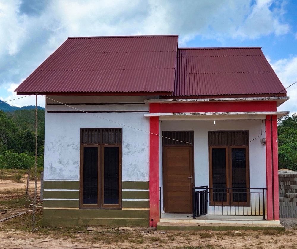 foto tampak rumah tipe 36 / 150 perumahan Kinjil Permata Khatulistiwa