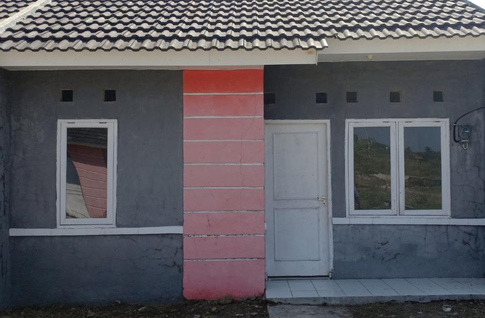 foto tampak rumah tipe 24 perumahan PERUMAHAN GRIYA CARIU INDAH 