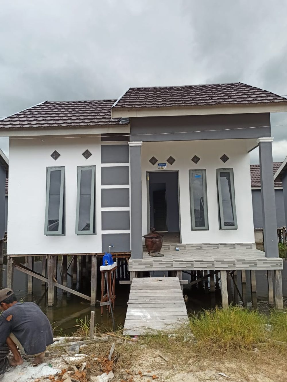 foto tampak rumah tipe 36/108 perumahan Bumi wahyu utama 12 tahap 2