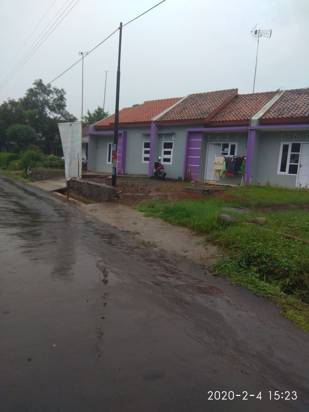 foto tampak rumah tipe 30 perumahan GRAHA ARJEDA