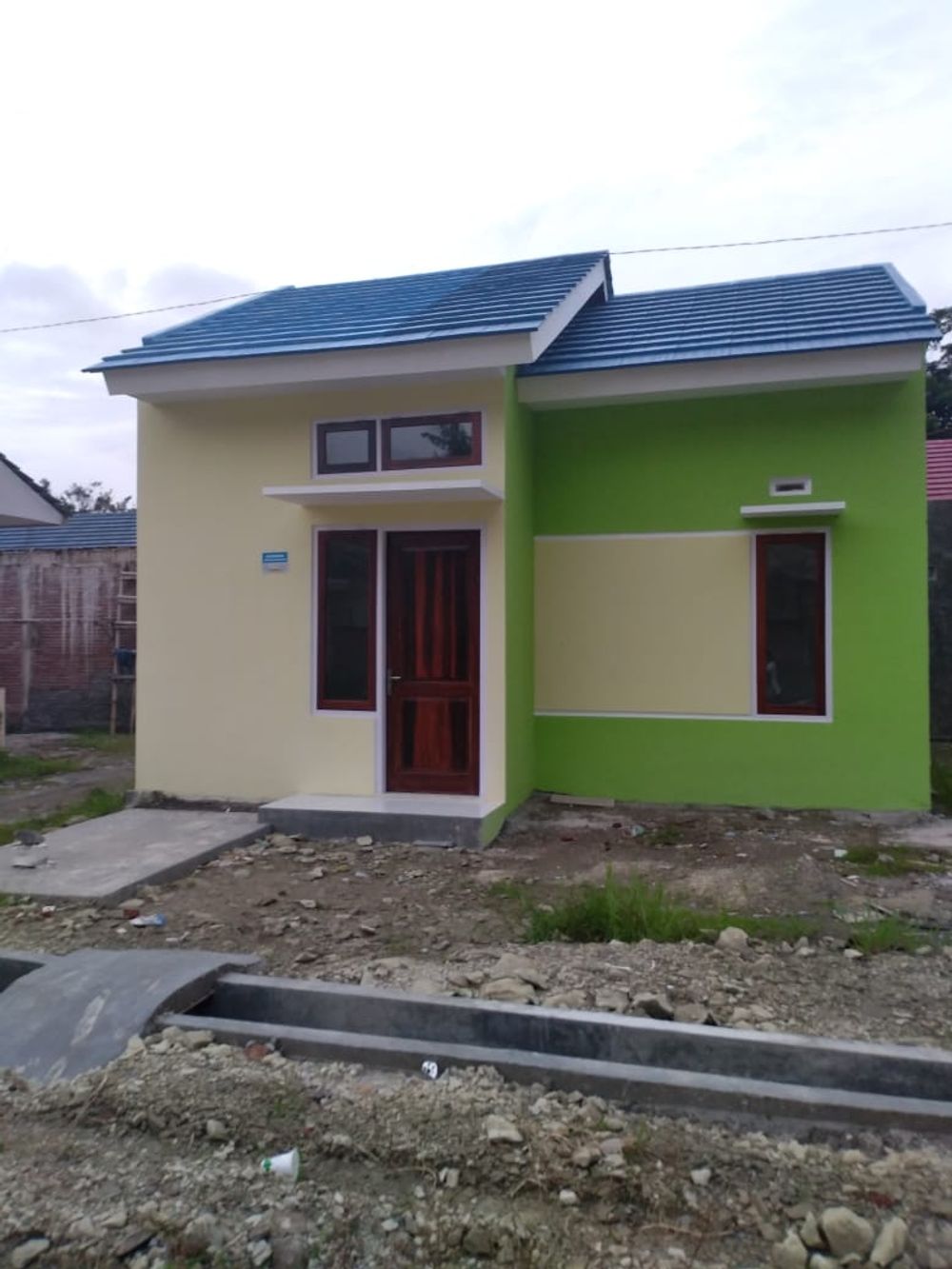 foto tampak rumah tipe 27 perumahan GREEN PAGER KODOK