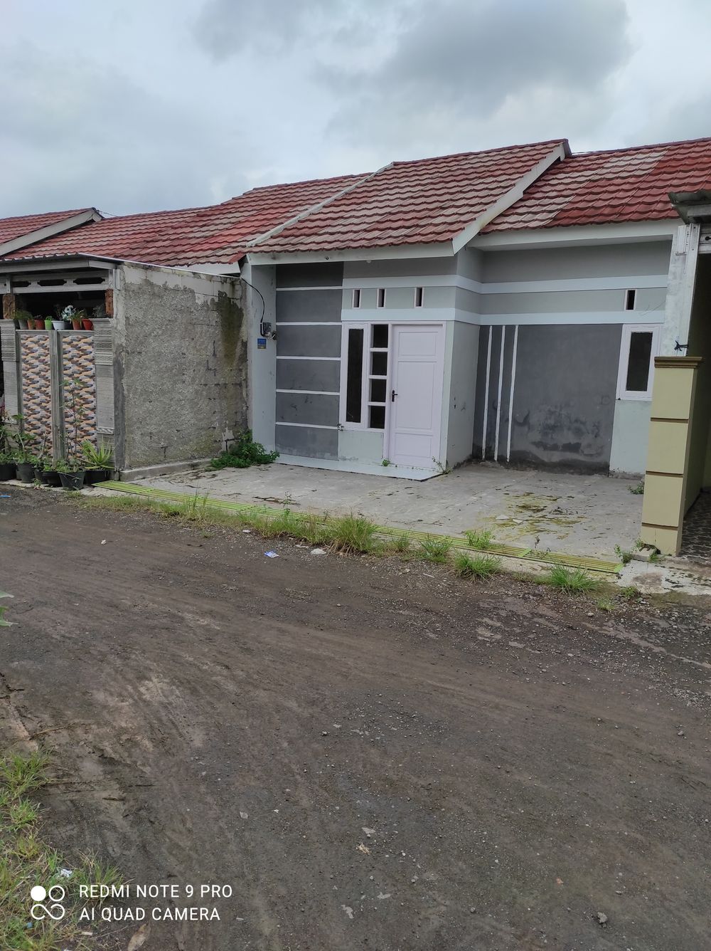 foto tampak rumah tipe 36/72 perumahan Taman Duta Regency