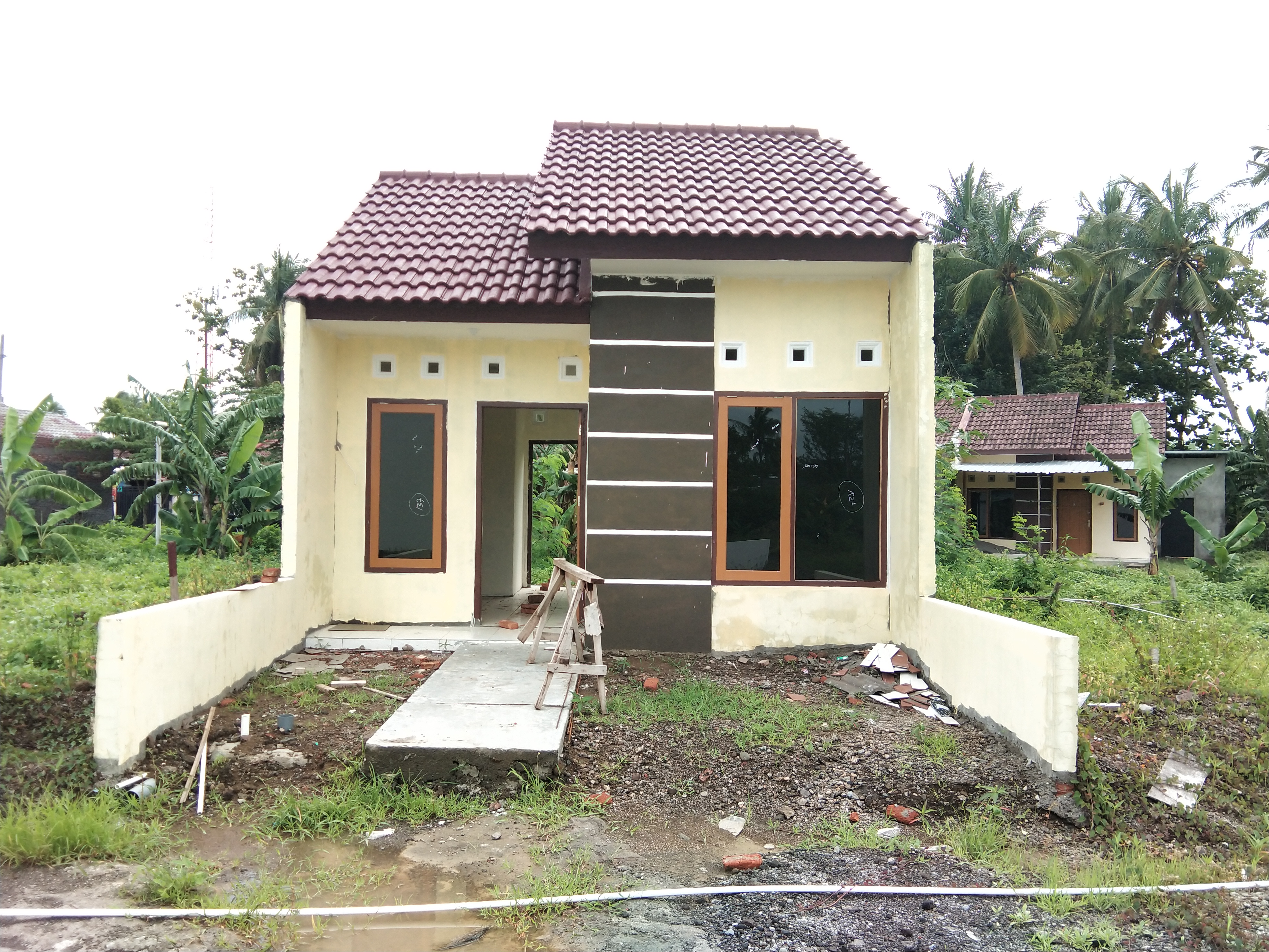 foto tampak rumah tipe 27/77 perumahan Nuansa Bangetayu Asri
