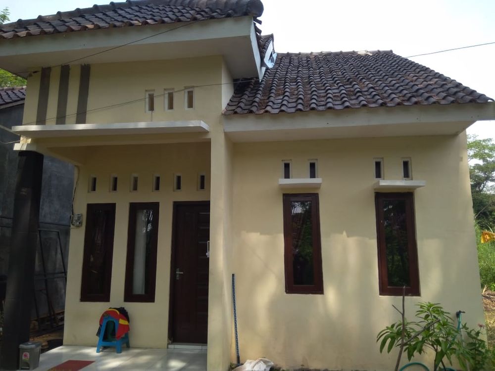 foto tampak rumah tipe 36/72 perumahan Graha Naya Pegaden