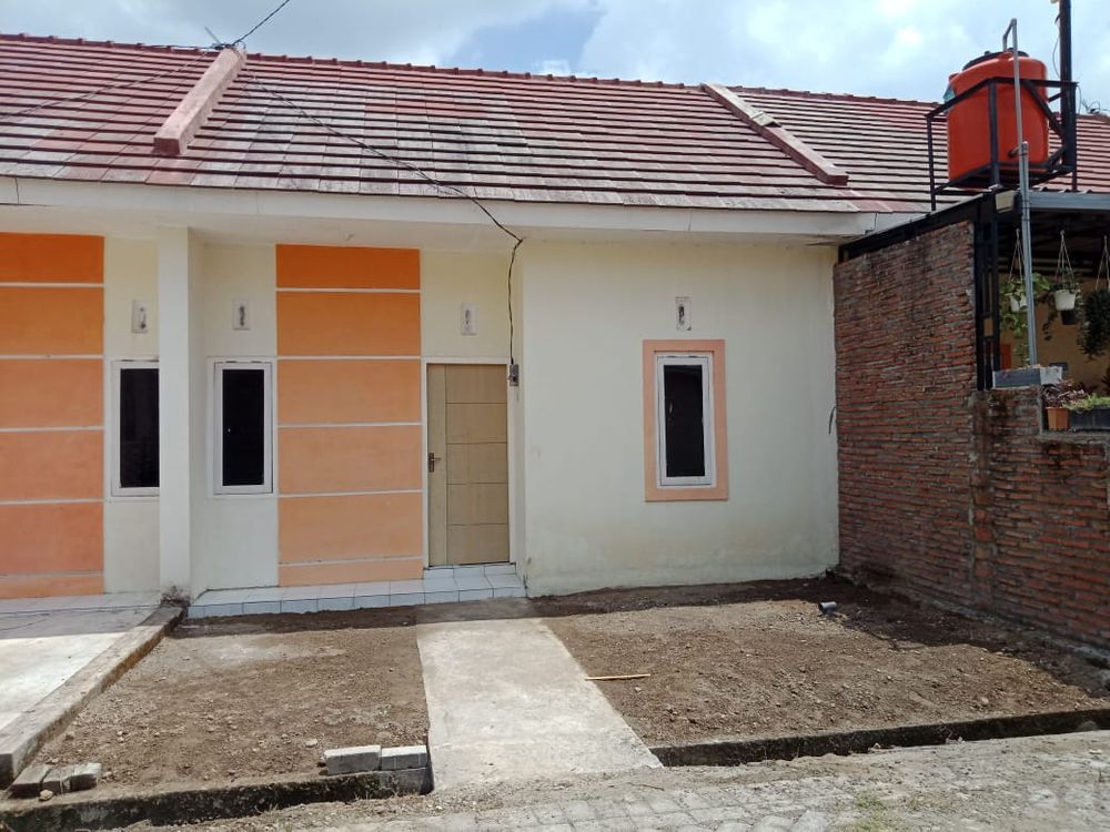 foto tampak rumah tipe 36/60 perumahan Puri Al-Husna