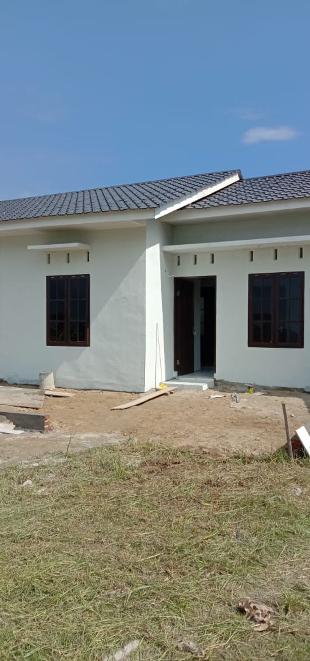 foto tampak rumah tipe B perumahan PESONA MARTUBUNG