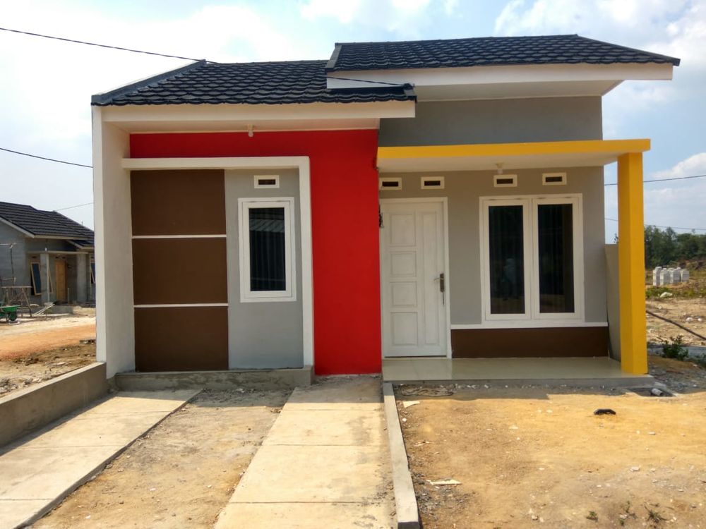 foto tampak rumah tipe Komersil perumahan Angkasa Residence