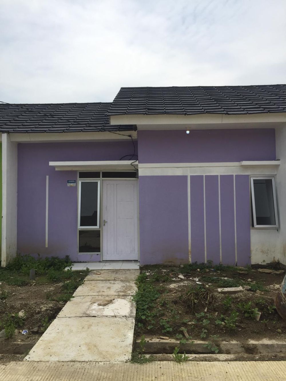 foto tampak rumah tipe 30/60 perumahan Green srimahi residence