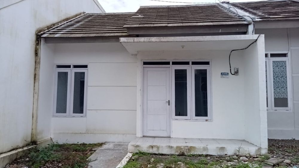 foto tampak rumah tipe 36/72 perumahan GRIYA ROMANSA PATEMON