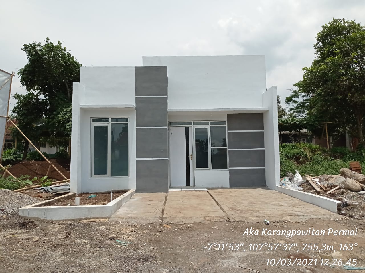 foto tampak rumah tipe 30/60 perumahan Aka Karangpawitan Permai