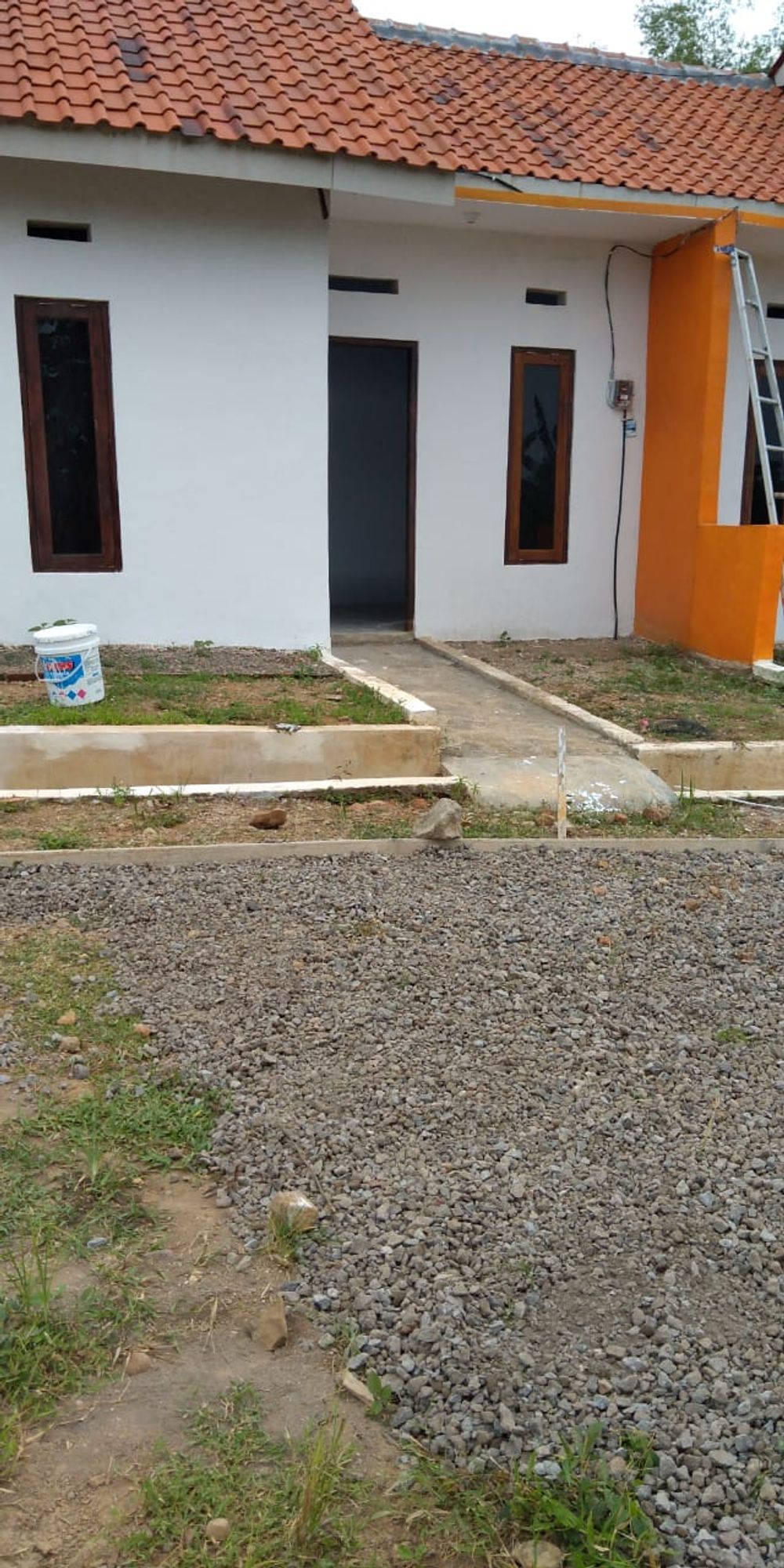 foto tampak rumah tipe 36 perumahan PERUM MUTIARA INDAH 1 KARANG MALANG