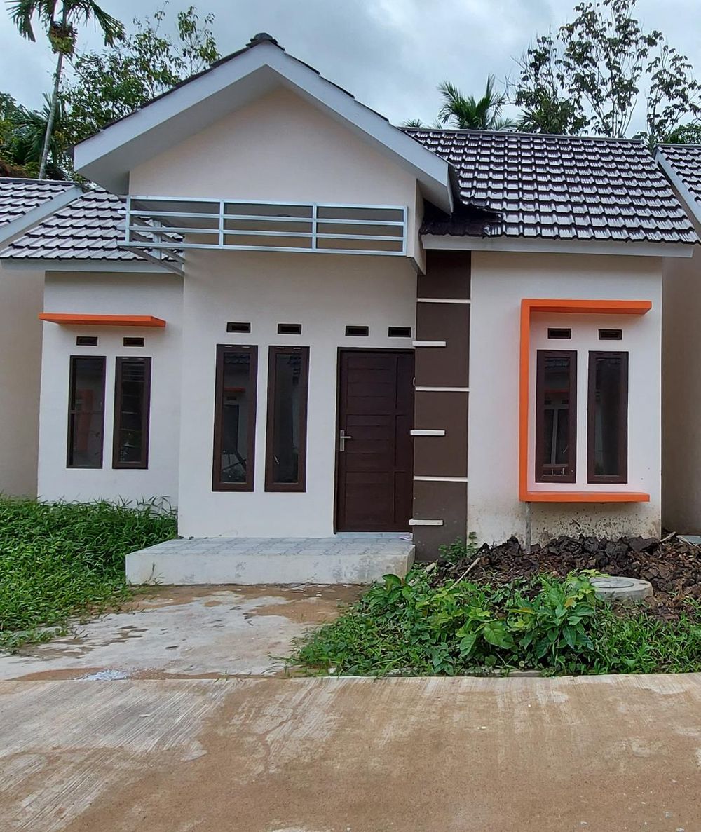 foto tampak rumah tipe 36 perumahan Mega Graha tahap 2