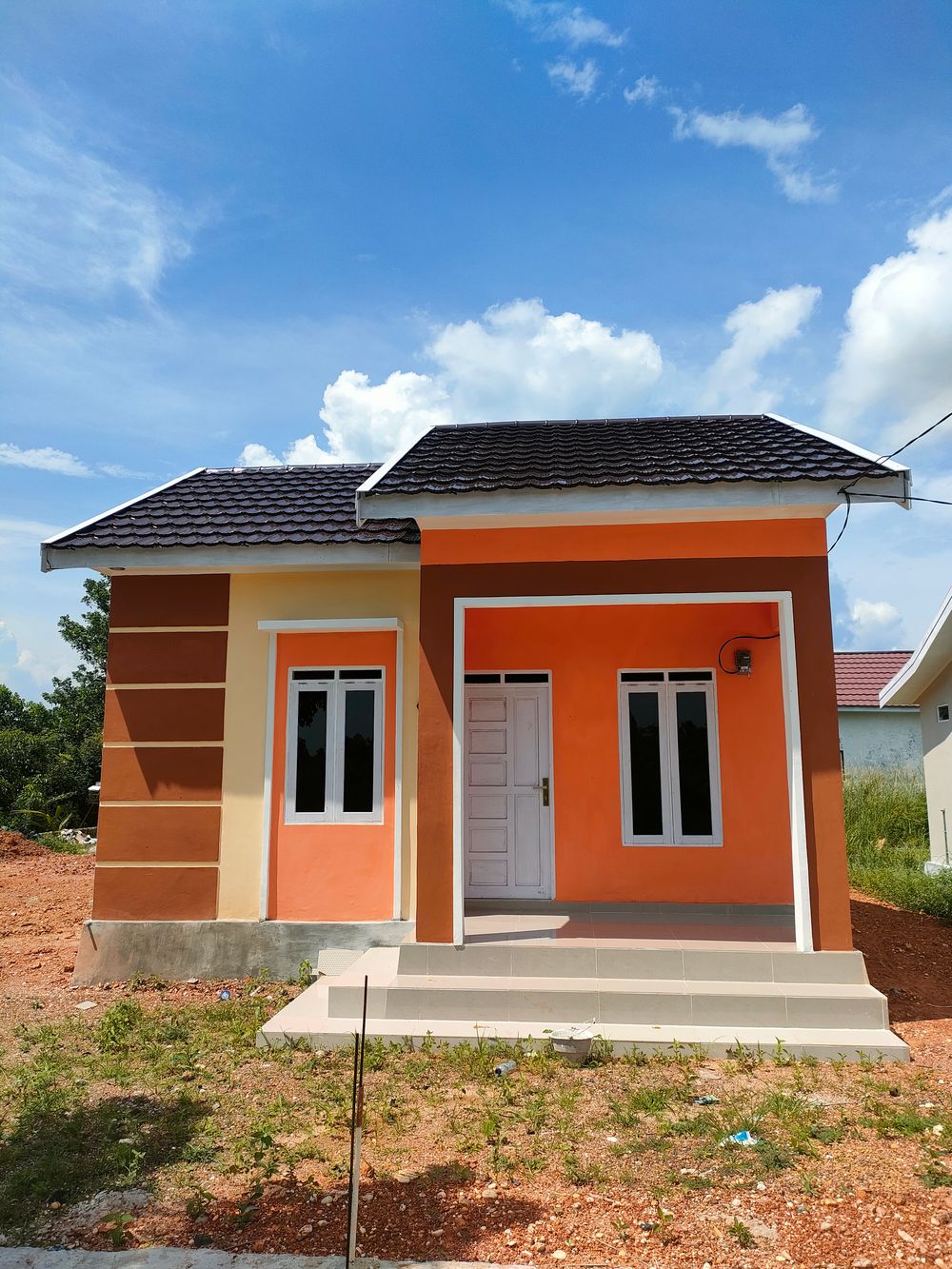 foto tampak rumah tipe 36/160 perumahan GRIYA UTAMA TRIKORA 9 TAHAP 2