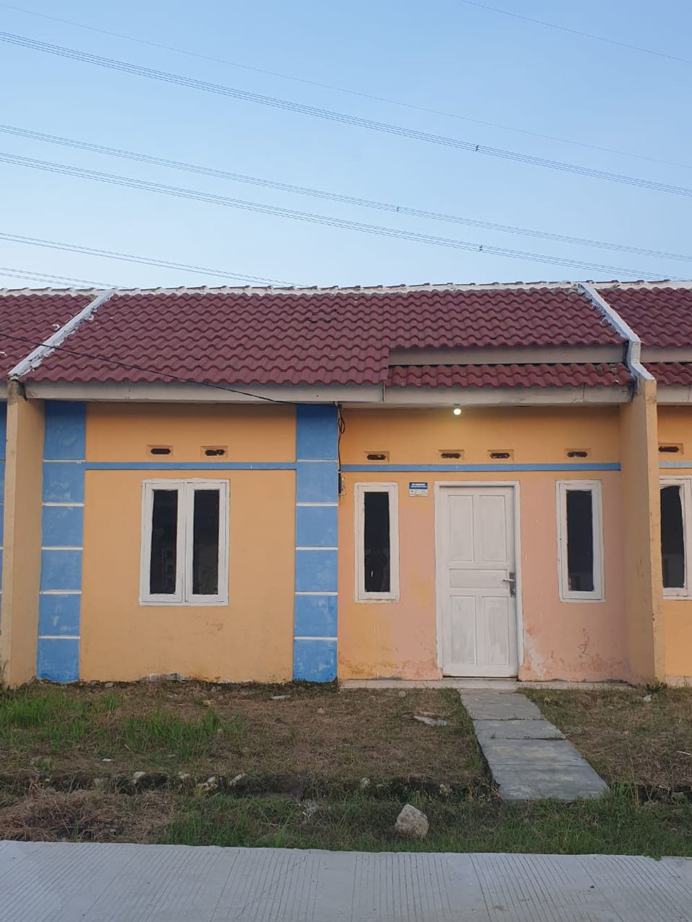 foto tampak rumah tipe 36/60 perumahan Bumi Srijaya Regency