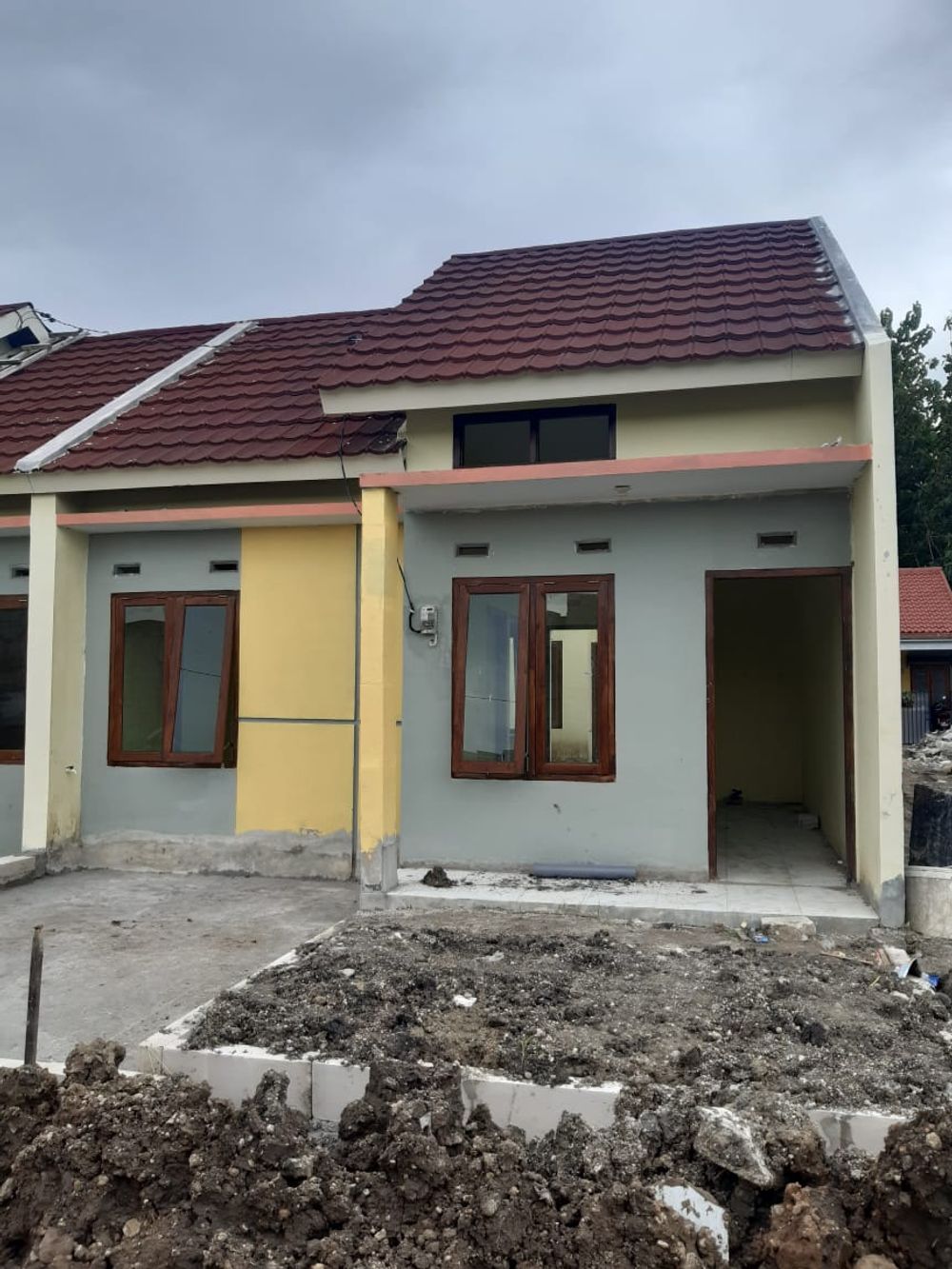 foto tampak rumah tipe E perumahan Perumahan Bumi Sukolilo Residence
