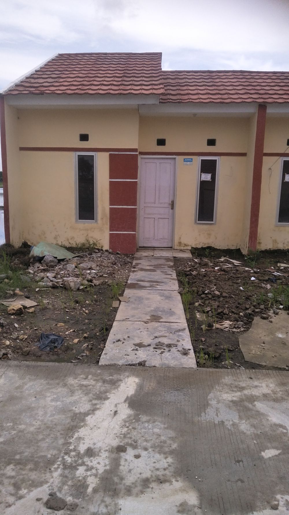 foto tampak rumah tipe SUBSIDI perumahan PESONA SRIMUKTI RESIDENCE 2