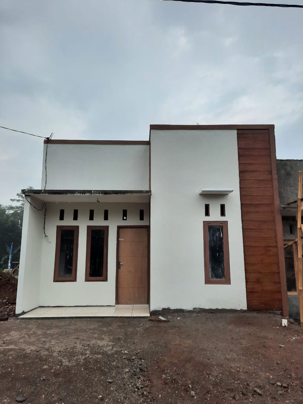 foto tampak rumah tipe 36/60 perumahan ADHYAKSA RESIDENCE