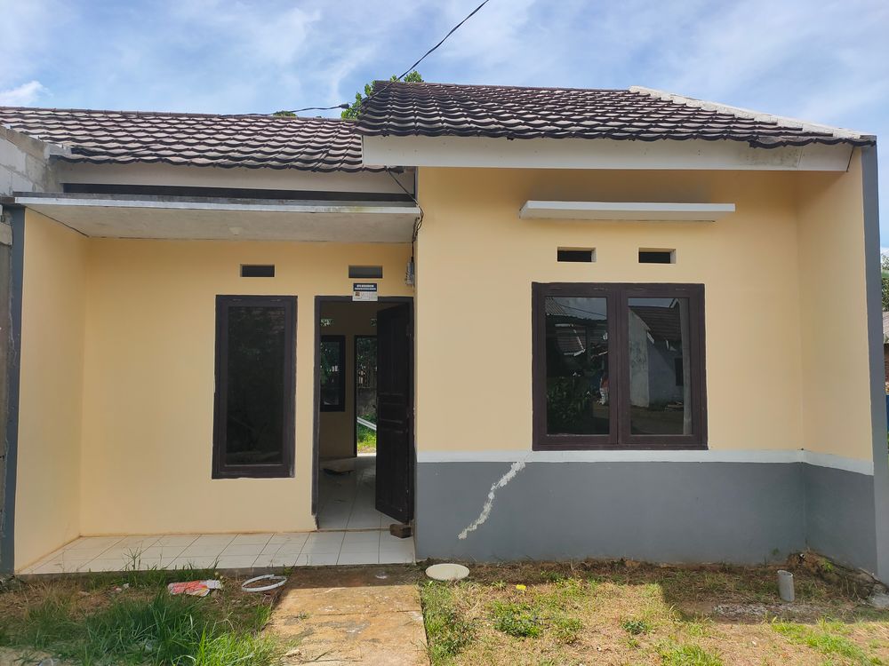 foto tampak rumah tipe 36/82 perumahan Griya Pagelaran Permai