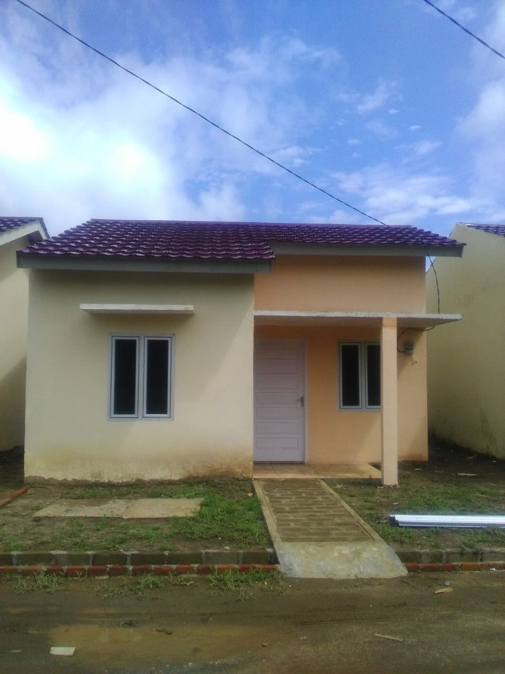 foto tampak rumah tipe Rumah Tapak perumahan Tiara persada residence III