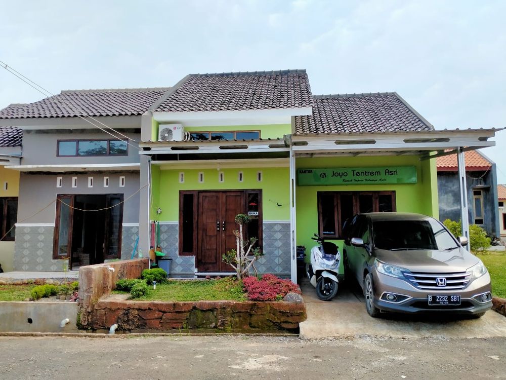 foto tampak rumah tipe C 45 perumahan JOYO TENTREM ASRI
