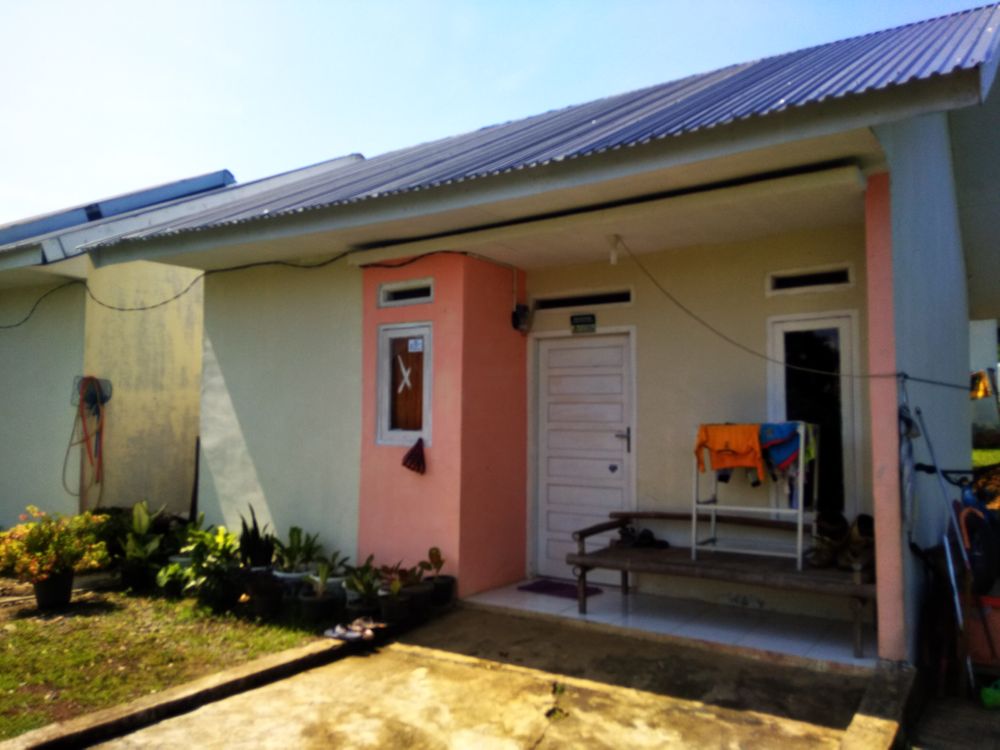 foto tampak rumah tipe 36/105 perumahan GRIYA MATA IE BlOK B