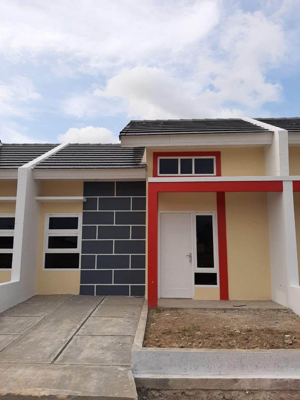 foto tampak rumah tipe 36/72. perumahan GREEN LAVENDER AVENUE