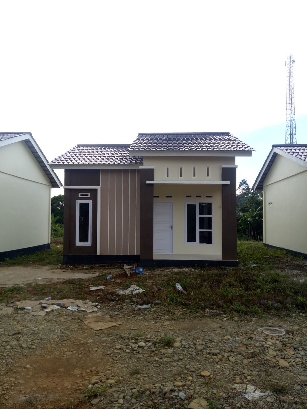 foto tampak rumah tipe 36 perumahan Bumi Tanggi Permai