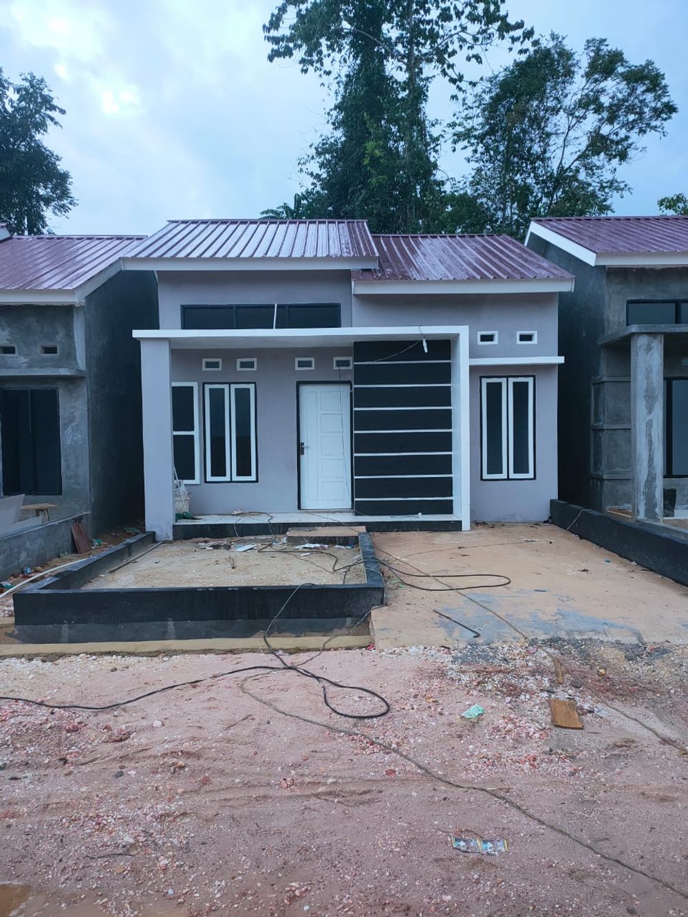 foto tampak rumah tipe 36/98 perumahan Puri Puuwatu Indah