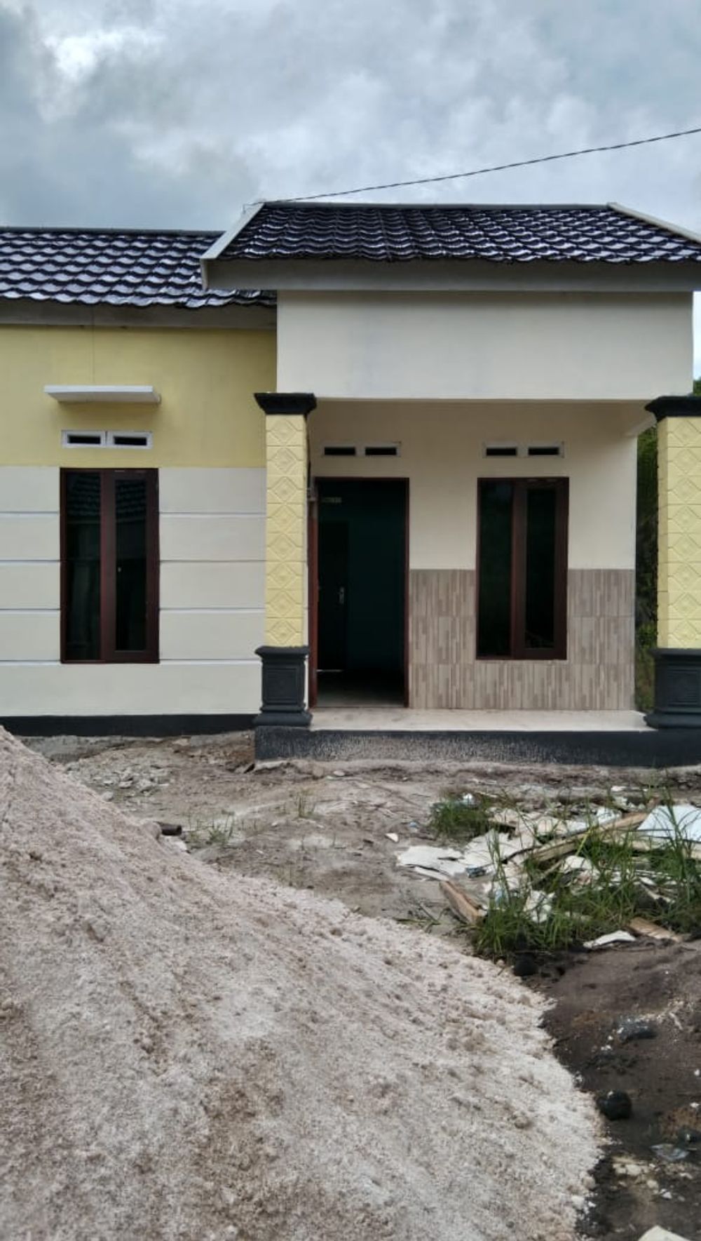 foto tampak rumah tipe 36 perumahan Bumi Rahayu 7