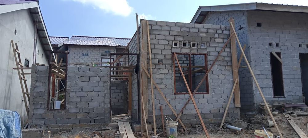 foto tampak rumah tipe 36/84 perumahan PERUMAHAN PURI KARANG JOANG