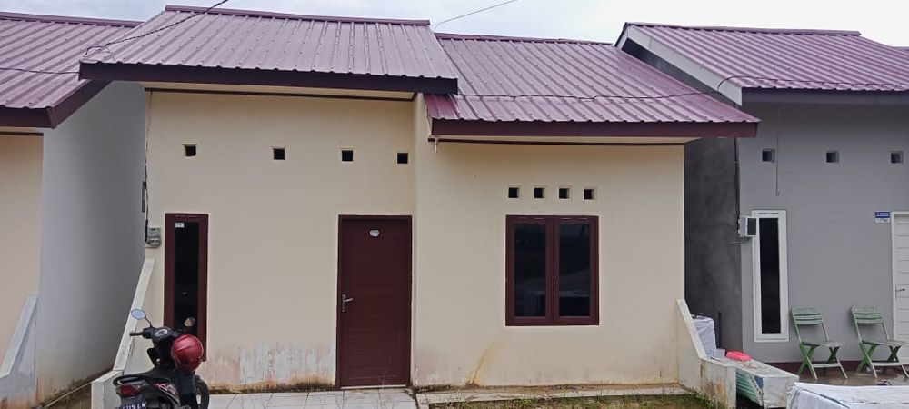 foto tampak rumah tipe 36/84 perumahan PERUMAHAN PURI KARANG JOANG