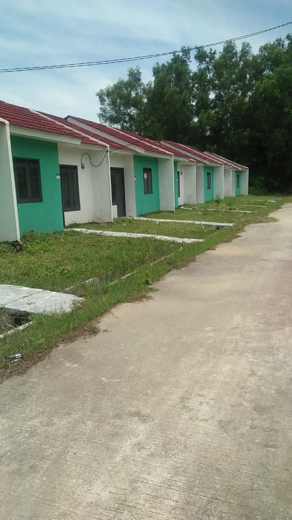 foto tampak rumah tipe Mawar perumahan Bumi cikarang indah